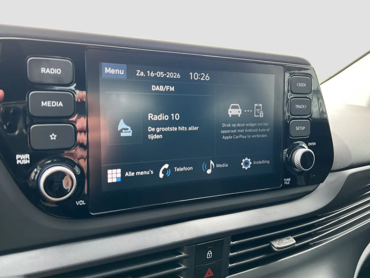 1.0 T-GDI 100pk Comfort | Airco | Camera | Carplay | Cruise control | Dodehoek detectie | Navigatie | Parkeersensoren | Digitaal cockpit | Lichtmetalen velgen