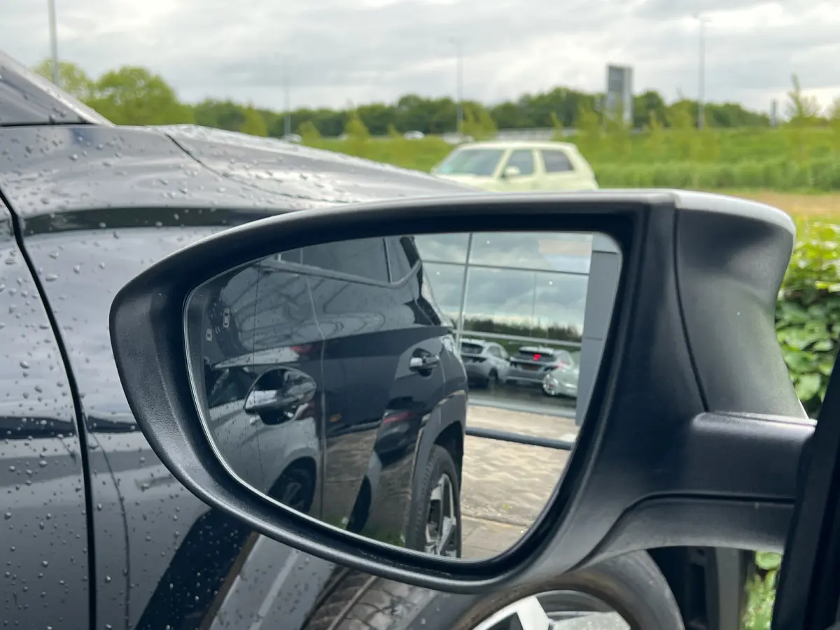 1.0 T-GDI 100pk Comfort | Airco | Camera | Carplay | Cruise control | Dodehoek detectie | Navigatie | Parkeersensoren | Digitaal cockpit | Lichtmetalen velgen