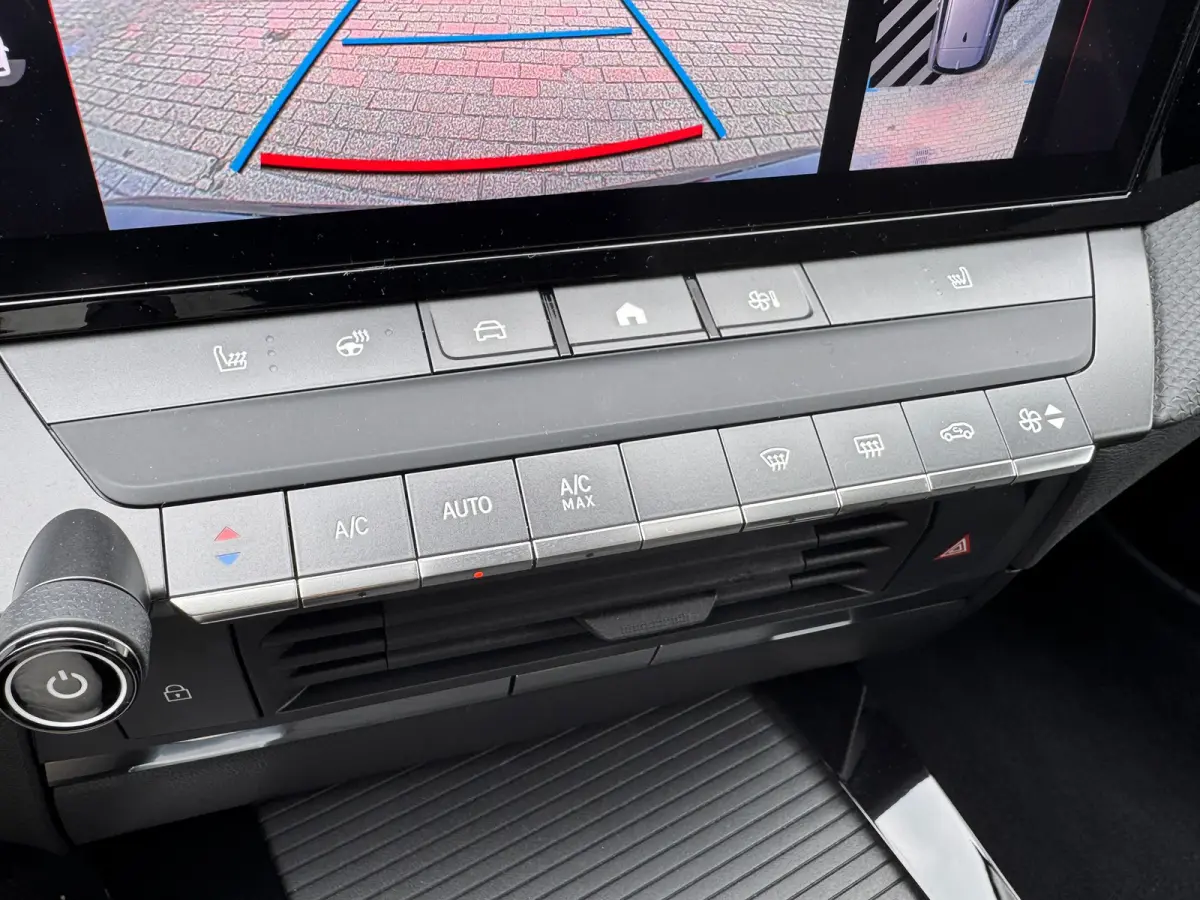 1.2 Turbo Business Edition 130PK | Camera | Navigatie | Stoel/stuurverwarming | Cruise Control | | Airco (automatisch) | DAB ontvanger | Dak in carrosseriekleur