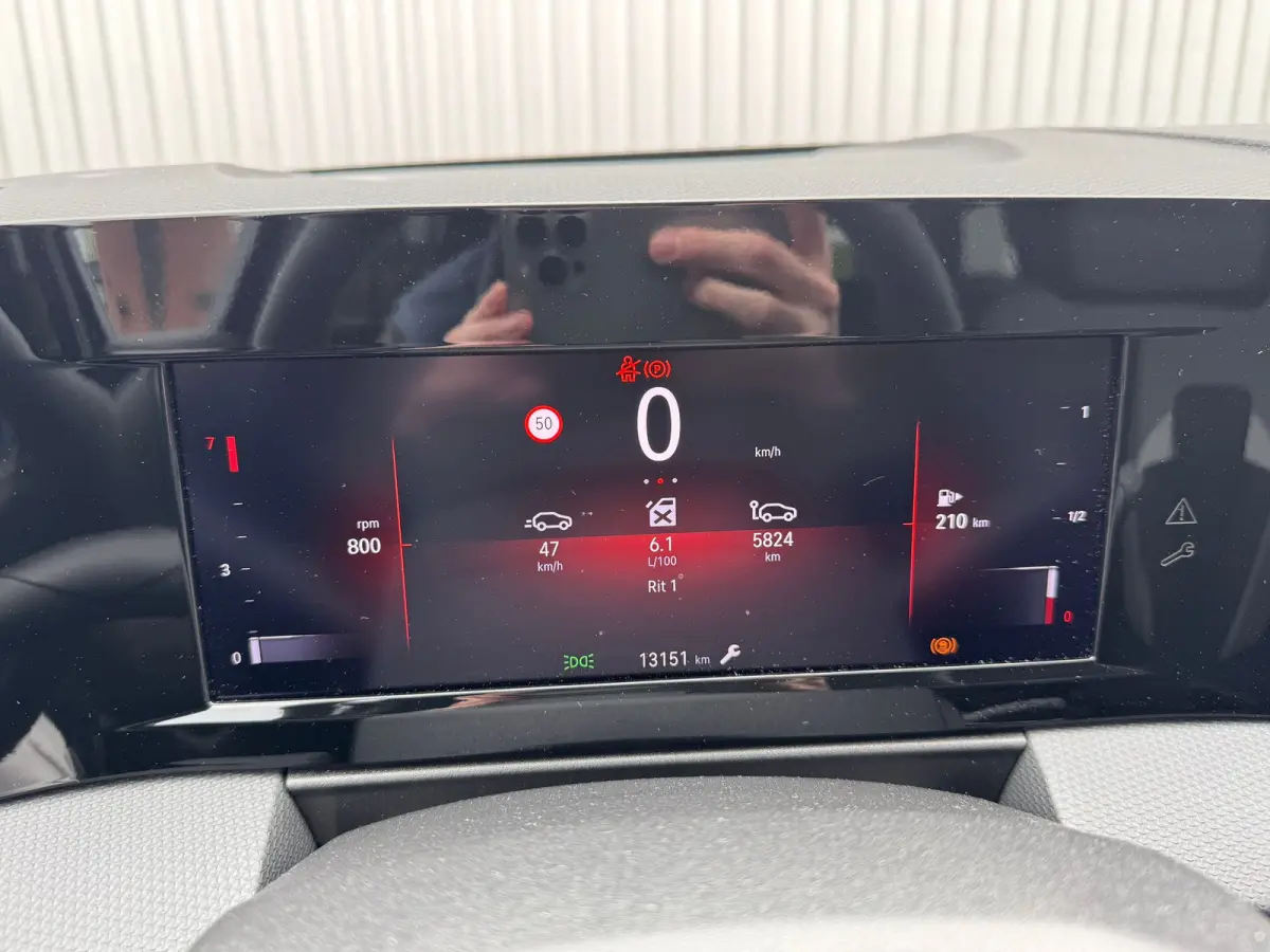 1.2 Turbo Business Edition 130PK | Camera | Navigatie | Stoel/stuurverwarming | Cruise Control | | Airco (automatisch) | DAB ontvanger | Dak in carrosseriekleur