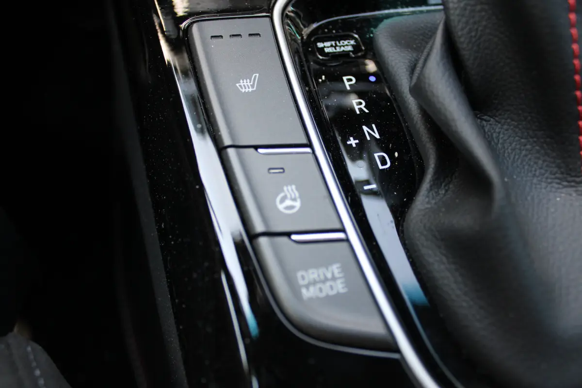 1.5 T-GDi MHEV N Line AUTOMAAT | Afneembare trekhaak | Adaptive cruise control | Sportstoelen | Elektrisch bedienbare voorstoel met geheugen | | Achterbank in delen neerklapbaar | Achteruitr