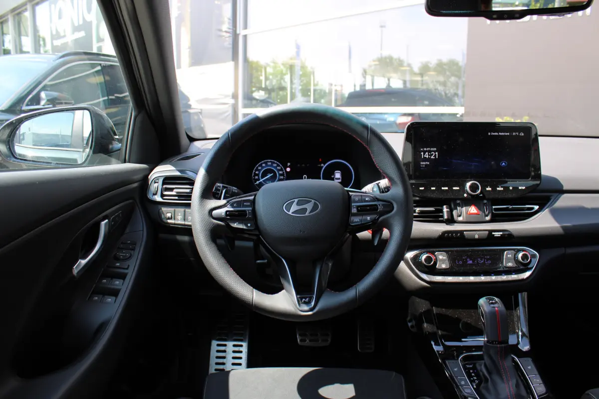 1.5 T-GDi MHEV N Line AUTOMAAT | Afneembare trekhaak | Adaptive cruise control | Sportstoelen | Elektrisch bedienbare voorstoel met geheugen | | Achterbank in delen neerklapbaar | Achteruitr