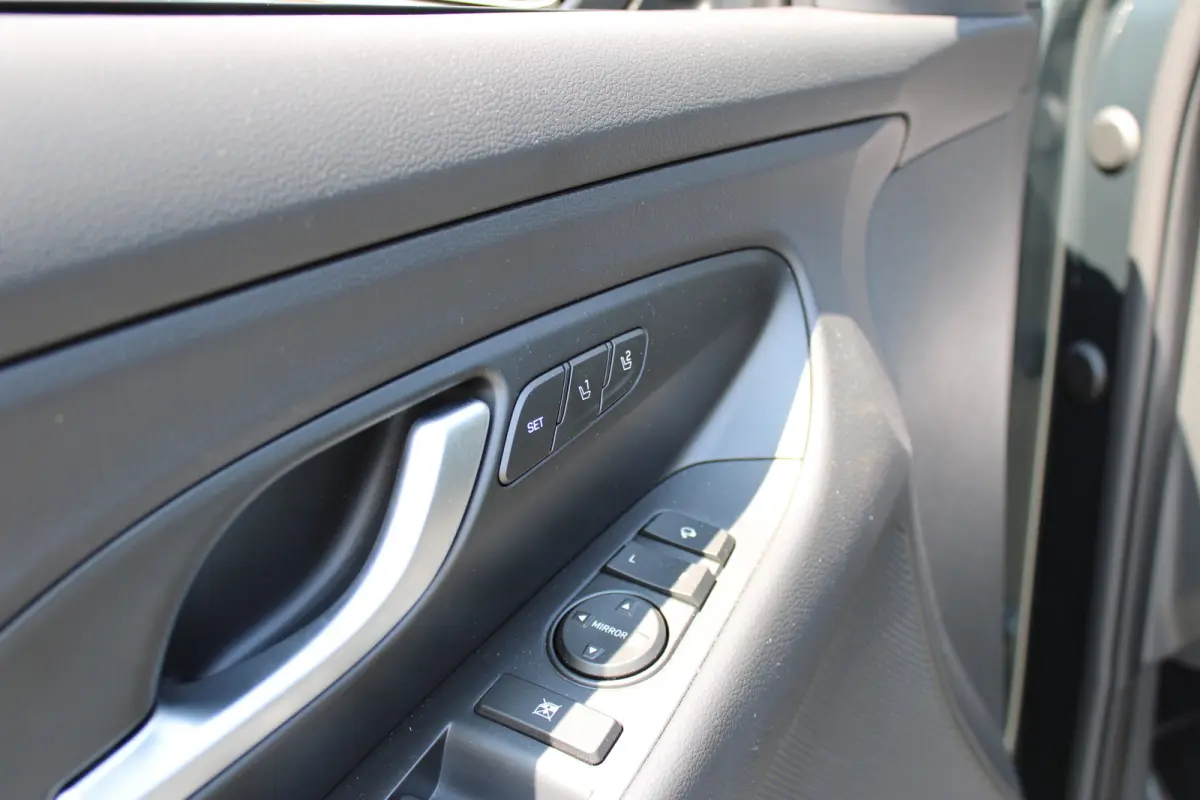 1.5 T-GDi MHEV N Line AUTOMAAT | Afneembare trekhaak | Adaptive cruise control | Sportstoelen | Elektrisch bedienbare voorstoel met geheugen | | Achterbank in delen neerklapbaar | Achteruitr