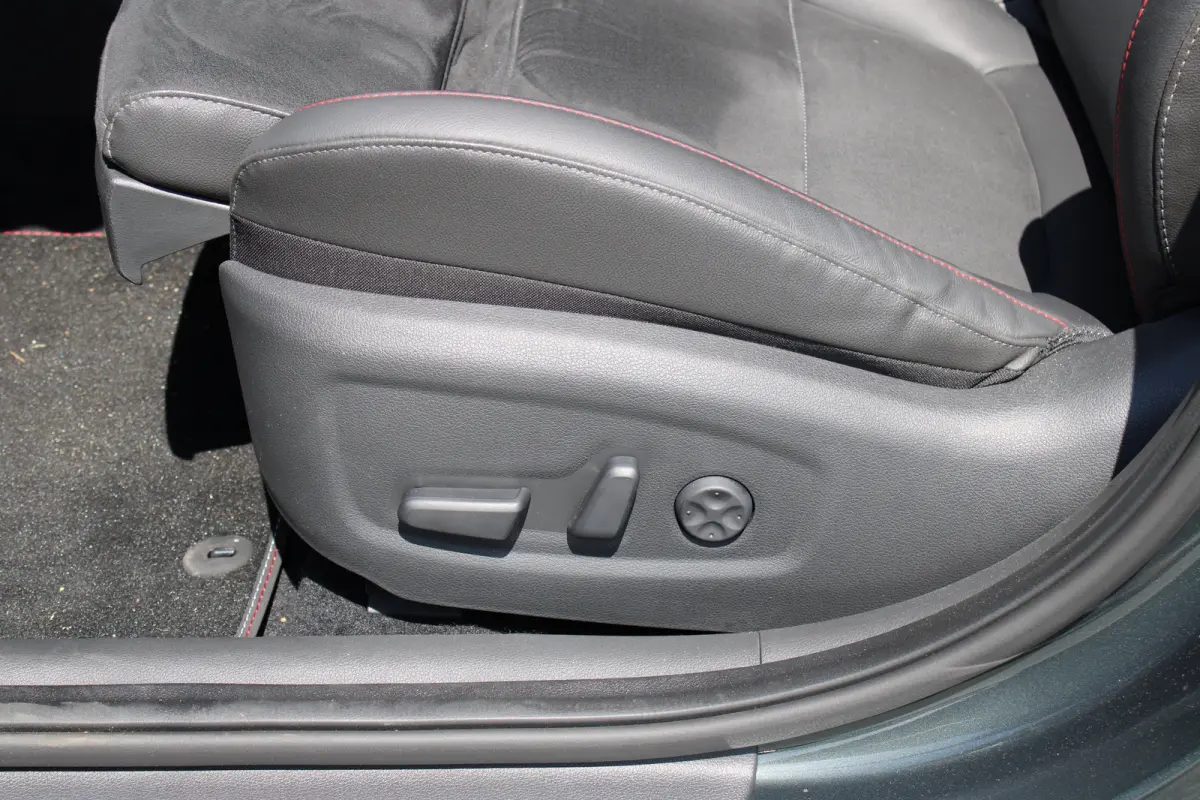 1.5 T-GDi MHEV N Line AUTOMAAT | Afneembare trekhaak | Adaptive cruise control | Sportstoelen | Elektrisch bedienbare voorstoel met geheugen | | Achterbank in delen neerklapbaar | Achteruitr