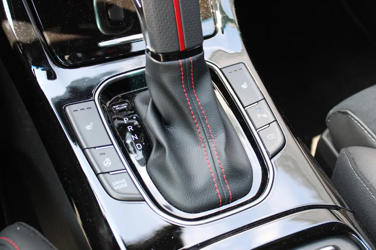 1.5 T-GDi MHEV N Line AUTOMAAT | Afneembare trekhaak | Adaptive cruise control | Sportstoelen | Elektrisch bedienbare voorstoel met geheugen | | Achterbank in delen neerklapbaar | Achteruitr