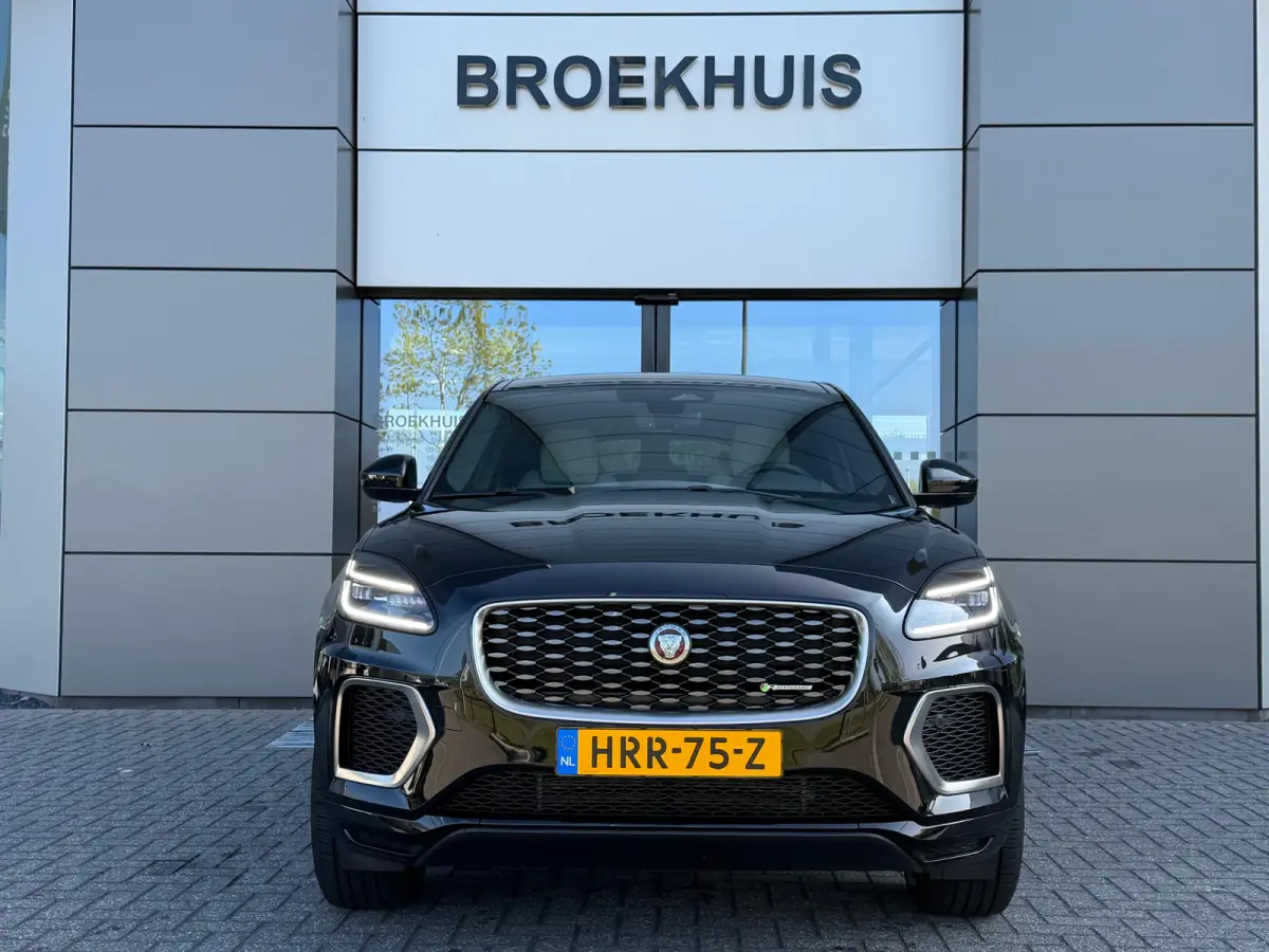 P300e AWD R-Dynamic SE | Stoelverwarming voor | 19 Inch | Adaptieve Cruise Control | Meridian