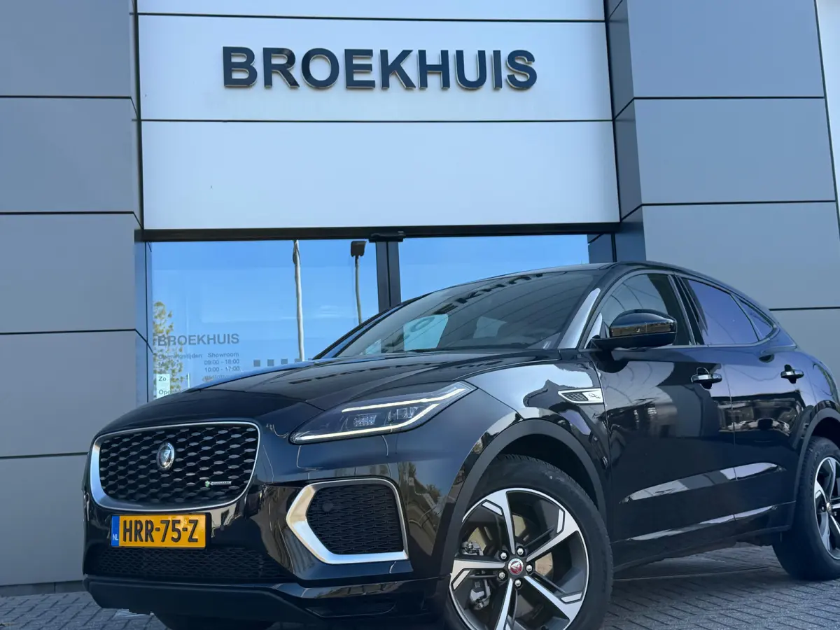 P300e AWD R-Dynamic SE | Stoelverwarming voor | 19 Inch | Adaptieve Cruise Control | Meridian