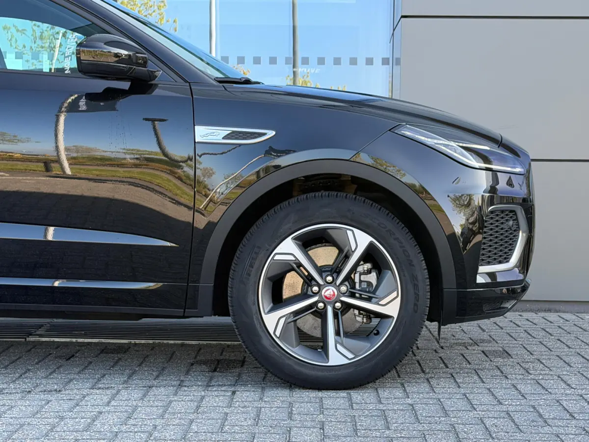 P300e AWD R-Dynamic SE | Stoelverwarming voor | 19 Inch | Adaptieve Cruise Control | Meridian