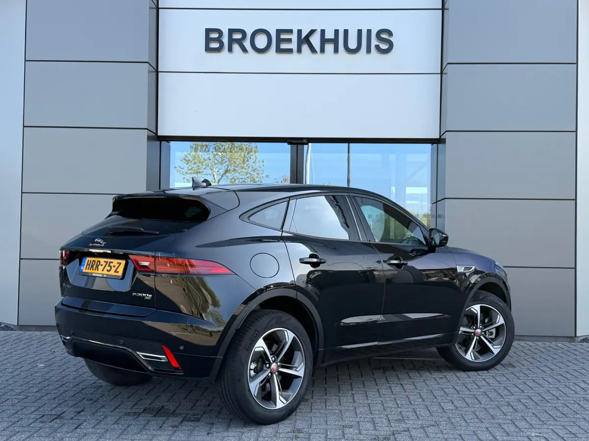 P300e AWD R-Dynamic SE | Stoelverwarming voor | 19 Inch | Adaptieve Cruise Control | Meridian