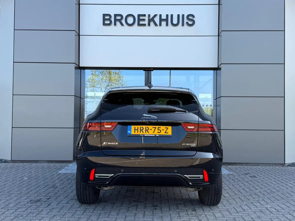 P300e AWD R-Dynamic SE | Stoelverwarming voor | 19 Inch | Adaptieve Cruise Control | Meridian