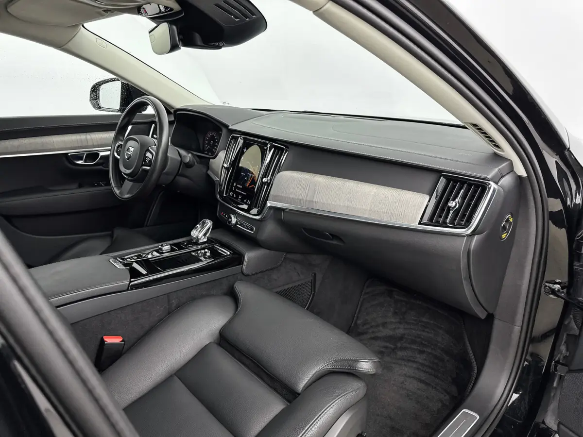 T8 Recharge Inscription | 18" | Schuifdak | Head-up | Leder Dashboard | Elektr. verst. Stoelen | Adaptieve Cruise | BLIS | Keyless | Parkeercamera | Stoel/Stuur/Achterbankverwarming