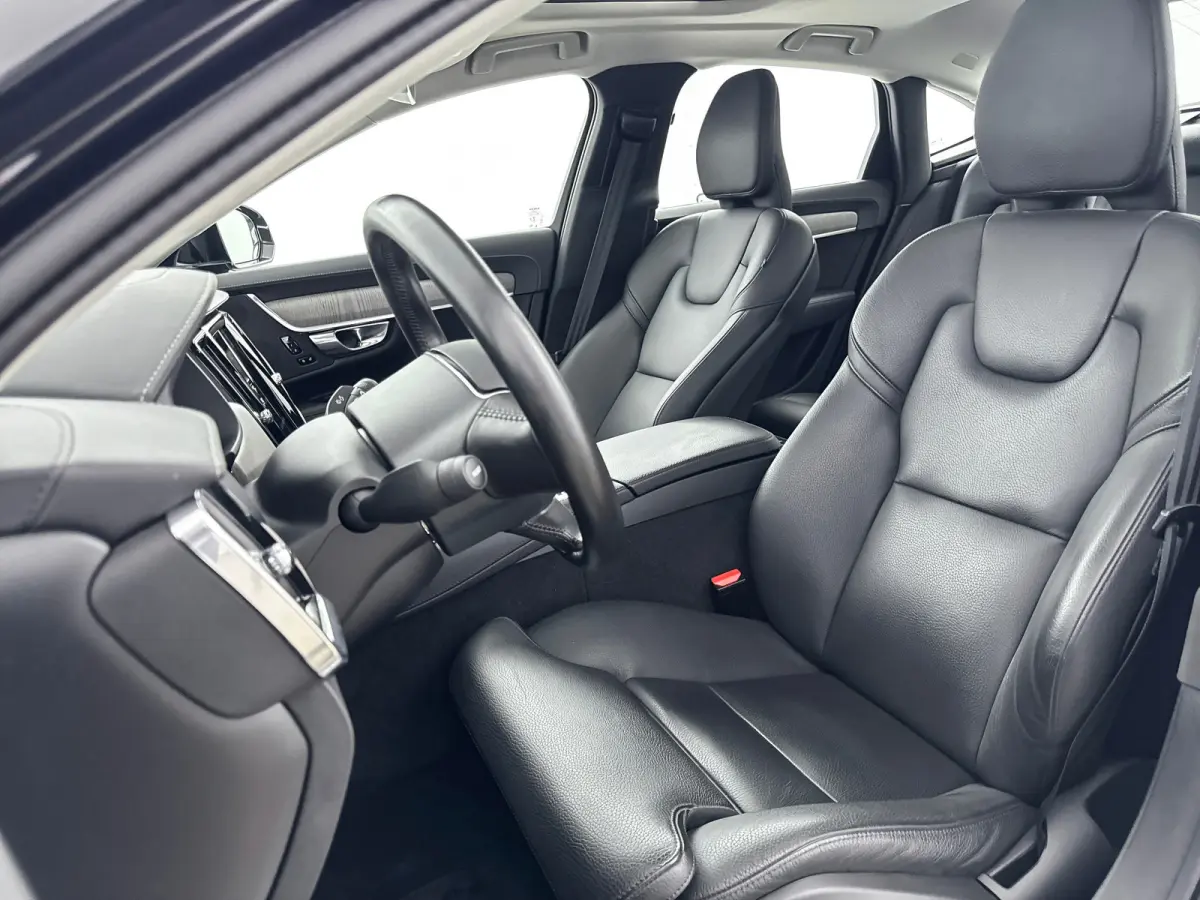 T8 Recharge Inscription | 18" | Schuifdak | Head-up | Leder Dashboard | Elektr. verst. Stoelen | Adaptieve Cruise | BLIS | Keyless | Parkeercamera | Stoel/Stuur/Achterbankverwarming