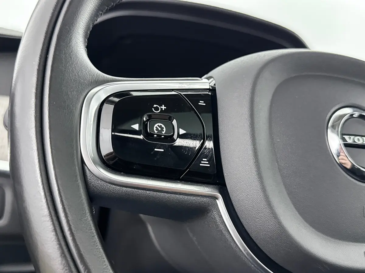 T8 Recharge Inscription | 18" | Schuifdak | Head-up | Leder Dashboard | Elektr. verst. Stoelen | Adaptieve Cruise | BLIS | Keyless | Parkeercamera | Stoel/Stuur/Achterbankverwarming