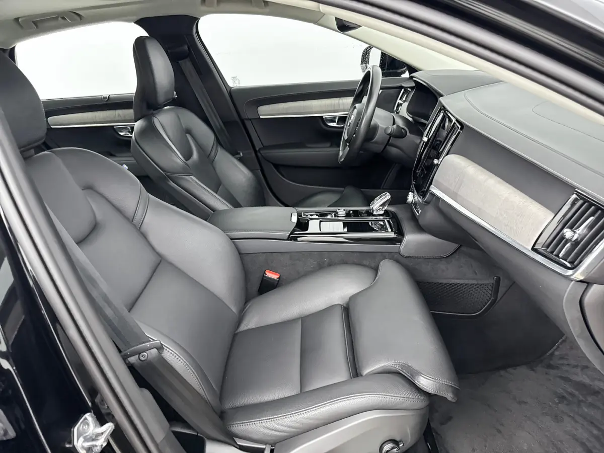 T8 Recharge Inscription | 18" | Schuifdak | Head-up | Leder Dashboard | Elektr. verst. Stoelen | Adaptieve Cruise | BLIS | Keyless | Parkeercamera | Stoel/Stuur/Achterbankverwarming