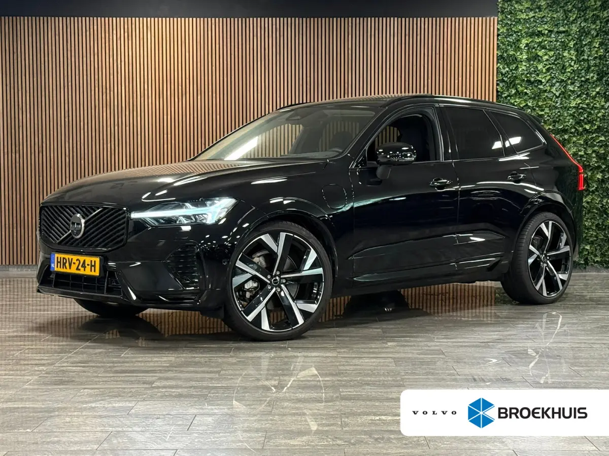 T6 AWD Recharge Ultra Dark | Luchtvering | Trekhaak | 360° Camera | Head-Up Display | Harman Kardon | Adaptieve Cruise Control | Stoelverwarming voor+achter | Stuurwielverwarming | Full LED