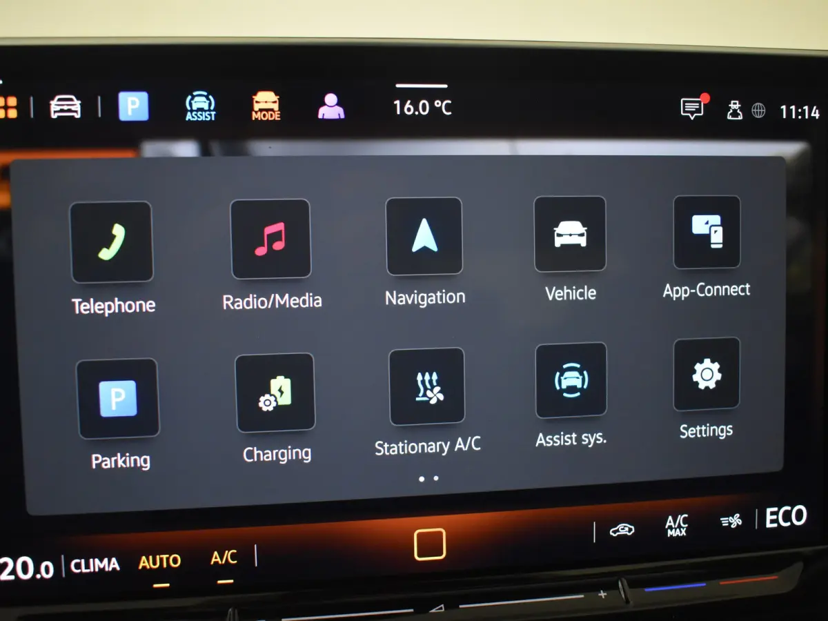 1.5 eHybrid Life Edition 204Pk DSG/AUTO | Glazen panorama-dak | Achteruitrijcamera | Cruise control adaptief | Apple carplay Android auto | Keyless Entry/Start | Parkeer assist | DAB | LED |