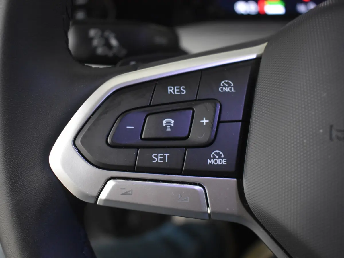 1.5 eHybrid Life Edition 204Pk DSG/AUTO | Glazen panorama-dak | Achteruitrijcamera | Cruise control adaptief | Apple carplay Android auto | Keyless Entry/Start | Parkeer assist | DAB | LED |