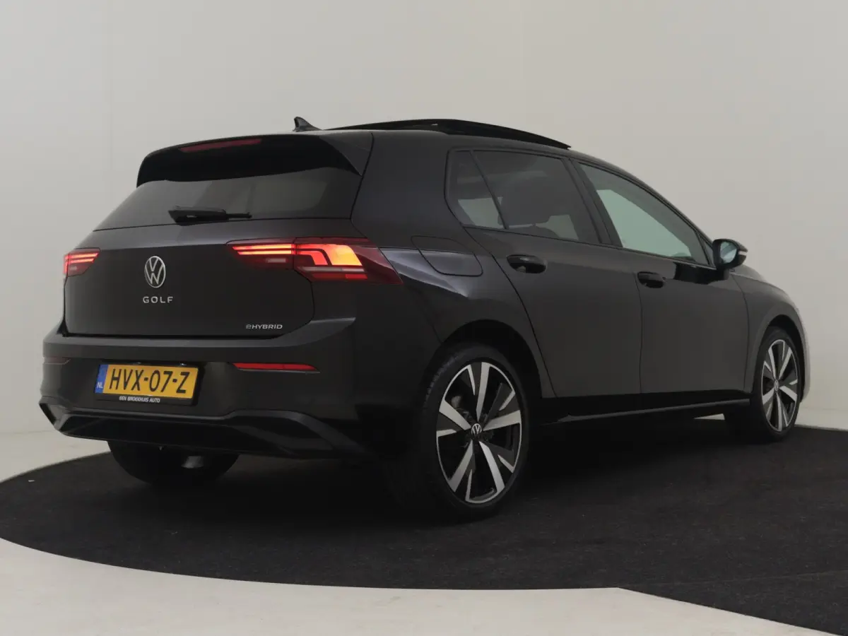 1.5 eHybrid Life Edition 204Pk DSG/AUTO | Glazen panorama-dak | Achteruitrijcamera | Cruise control adaptief | Apple carplay Android auto | Keyless Entry/Start | Parkeer assist | DAB | LED |
