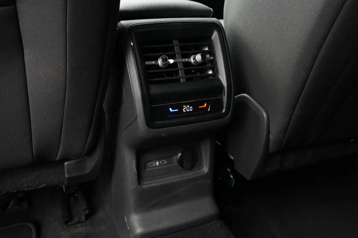 1.5 TSI 150pk Business Edition 7p. | Adapt. Cruise | Trekhaak | Stoelverwarming | Carplay