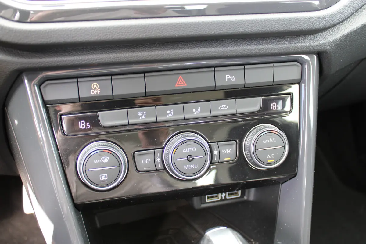 1.5 TSI Sport | AUTOMAAT | Navigatie | Adaptieve Cruise Control | Bluetooth | Climate Control | | Achterbank in delen neerklapbaar | Airco (automatisch) | Alarm klasse 1(startblokkering)