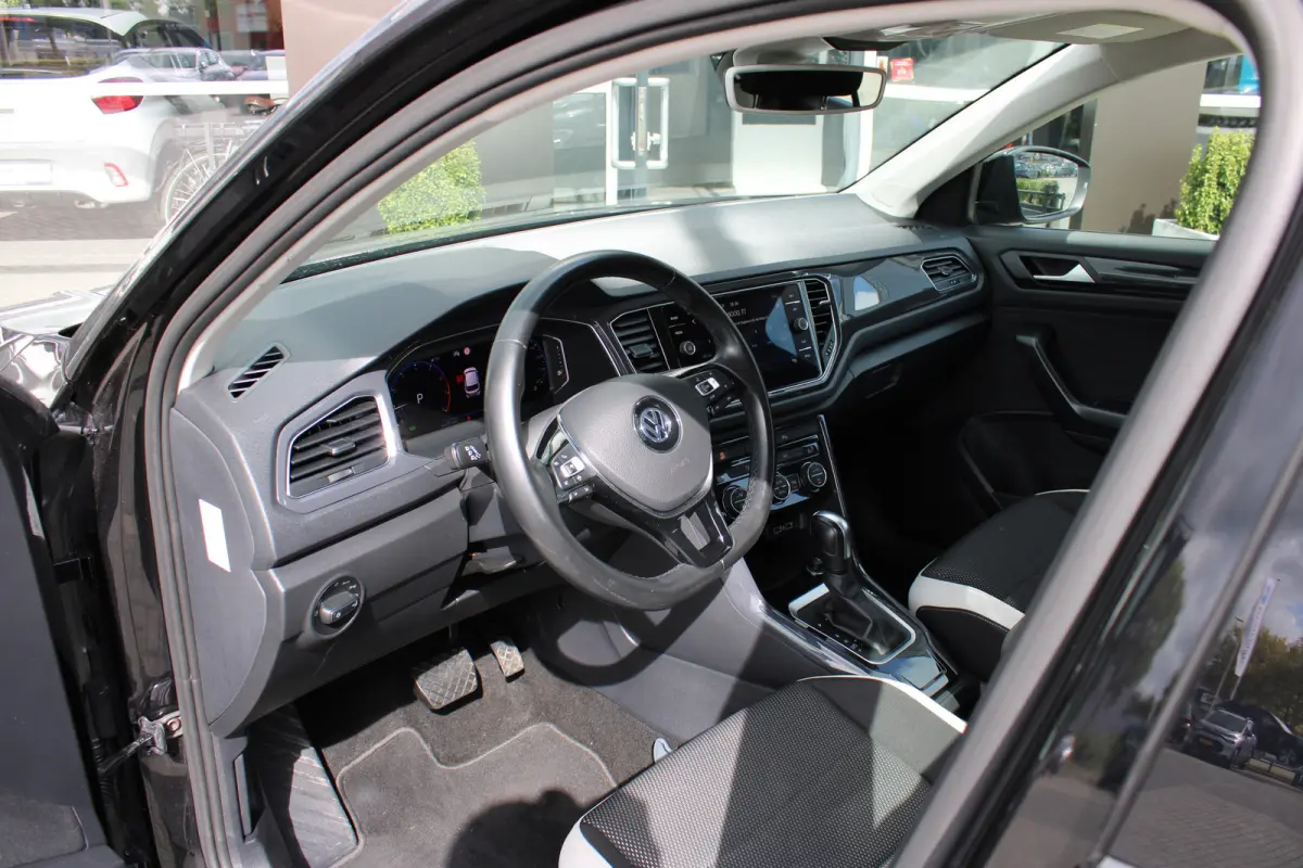 1.5 TSI Sport | AUTOMAAT | Navigatie | Adaptieve Cruise Control | Bluetooth | Climate Control | | Achterbank in delen neerklapbaar | Airco (automatisch) | Alarm klasse 1(startblokkering)