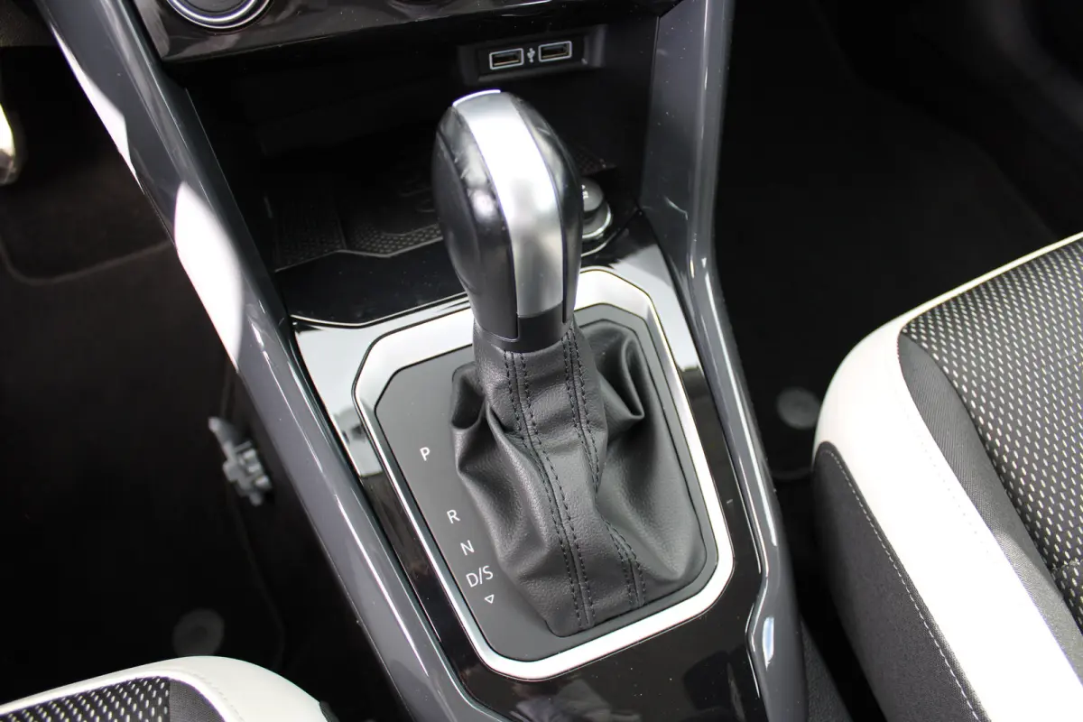 1.5 TSI Sport | AUTOMAAT | Navigatie | Adaptieve Cruise Control | Bluetooth | Climate Control | | Achterbank in delen neerklapbaar | Airco (automatisch) | Alarm klasse 1(startblokkering)
