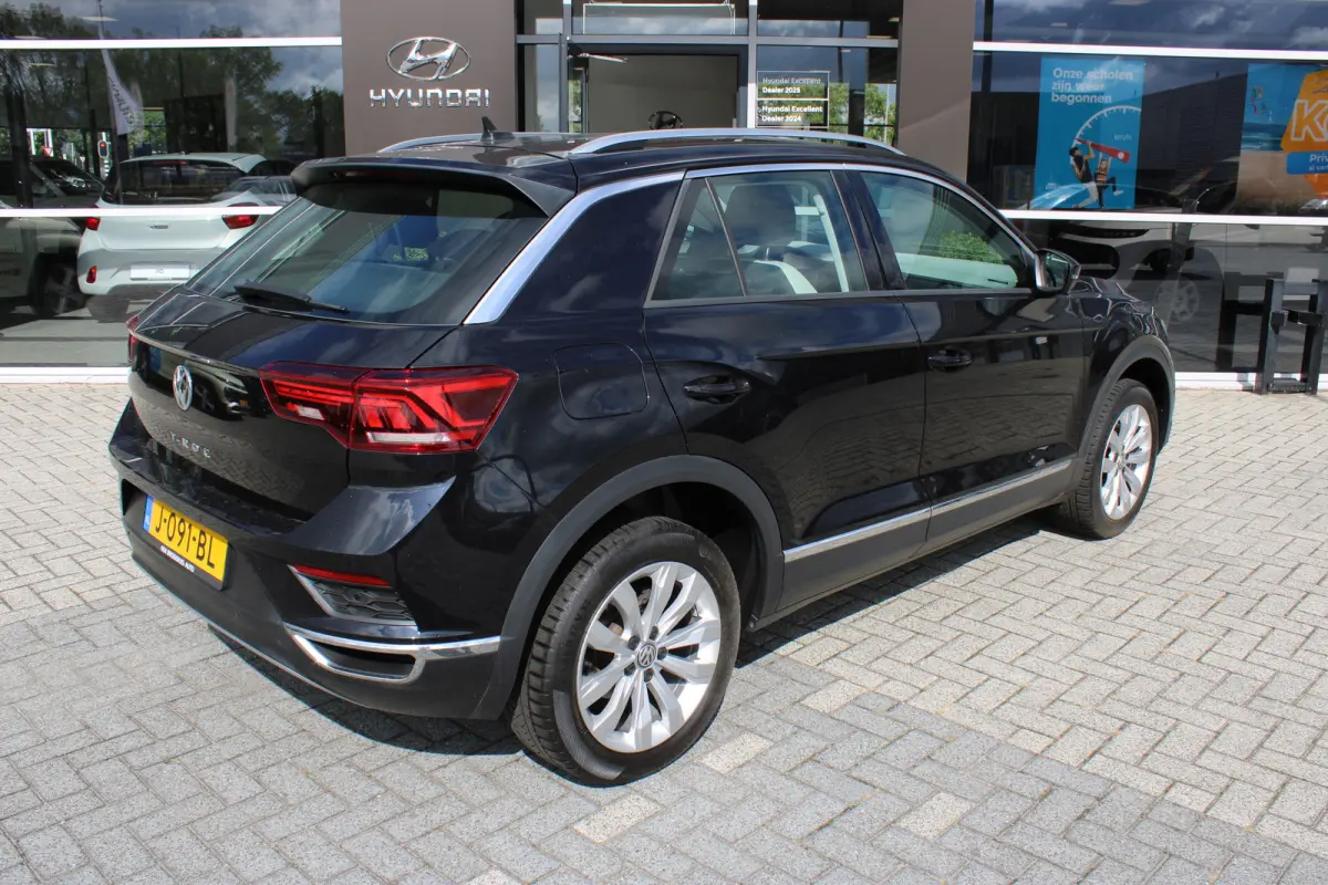 1.5 TSI Sport | AUTOMAAT | Navigatie | Adaptieve Cruise Control | Bluetooth | Climate Control | | Achterbank in delen neerklapbaar | Airco (automatisch) | Alarm klasse 1(startblokkering)