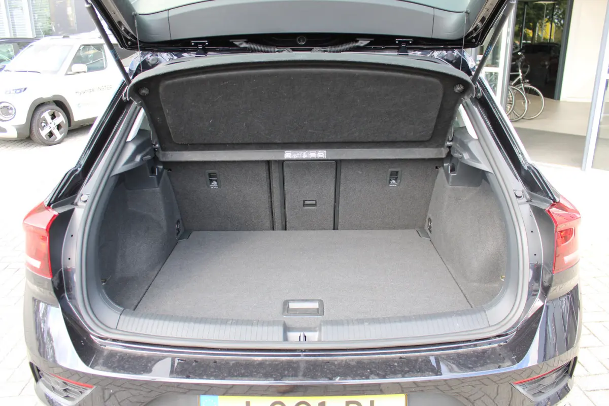 1.5 TSI Sport | AUTOMAAT | Navigatie | Adaptieve Cruise Control | Bluetooth | Climate Control | | Achterbank in delen neerklapbaar | Airco (automatisch) | Alarm klasse 1(startblokkering)