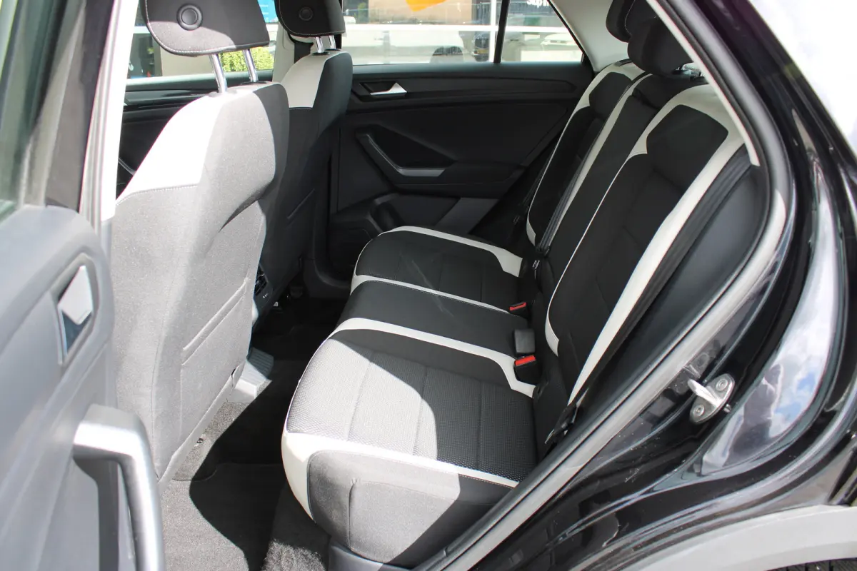 1.5 TSI Sport | AUTOMAAT | Navigatie | Adaptieve Cruise Control | Bluetooth | Climate Control | | Achterbank in delen neerklapbaar | Airco (automatisch) | Alarm klasse 1(startblokkering)