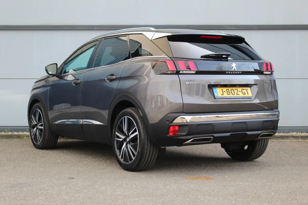 1.2 GT Line Avantage Aut. | Elec. Achterklep | Camera | Pdc | Navi | Cruise | Carplay | | Achterbank in delen neerklapbaar | Afwijkende dakkleur | Alarm klasse 1(startblokkering)| Elec. Acht