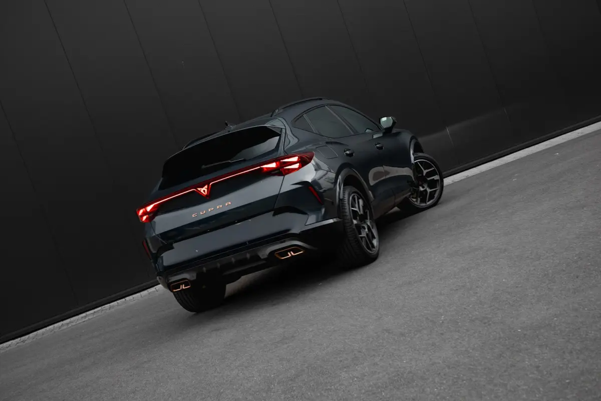 1.5 TSI e-Hybrid 272 PK VZ Performance Trekhaak | 360 Camera | Sennheiser | Panoramadak | Leder interieur | 19"