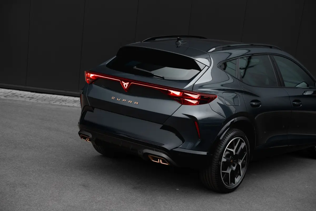 1.5 TSI e-Hybrid 272 PK VZ Performance Trekhaak | 360 Camera | Sennheiser | Panoramadak | Leder interieur | 19"