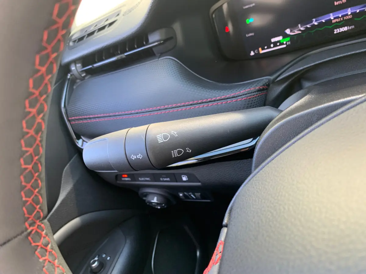 4xe 240 Plug-in Hybrid Trailhawk Airco | Camera | Cruise Control Adaptief | DAB | Keyless | LED | 17" | PDC V&A | Stoelverkoeling |