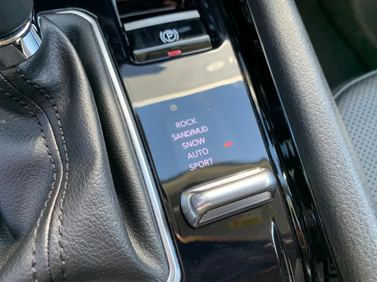 4xe 240 Plug-in Hybrid Trailhawk Airco | Camera | Cruise Control Adaptief | DAB | Keyless | LED | 17" | PDC V&A | Stoelverkoeling |