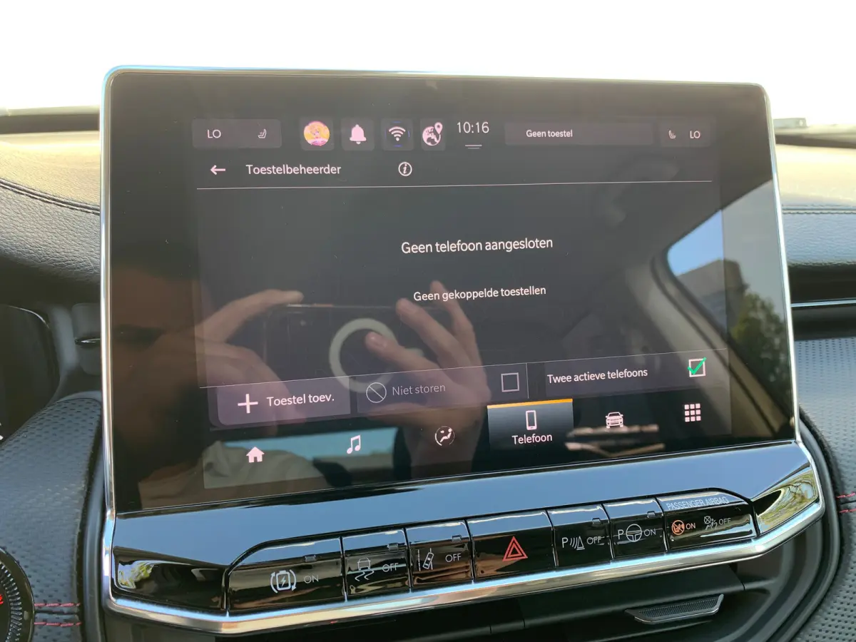 4xe 240 Plug-in Hybrid Trailhawk Airco | Camera | Cruise Control Adaptief | DAB | Keyless | LED | 17" | PDC V&A | Stoelverkoeling |