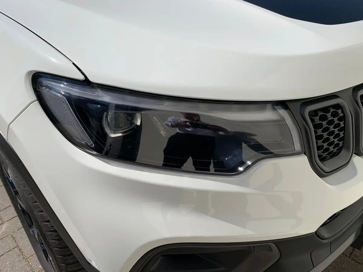 4xe 240 Plug-in Hybrid Trailhawk Airco | Camera | Cruise Control Adaptief | DAB | Keyless | LED | 17" | PDC V&A | Stoelverkoeling |