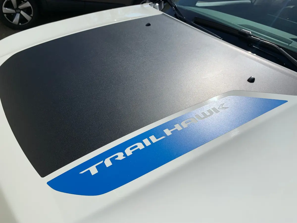 4xe 240 Plug-in Hybrid Trailhawk Airco | Camera | Cruise Control Adaptief | DAB | Keyless | LED | 17" | PDC V&A | Stoelverkoeling |