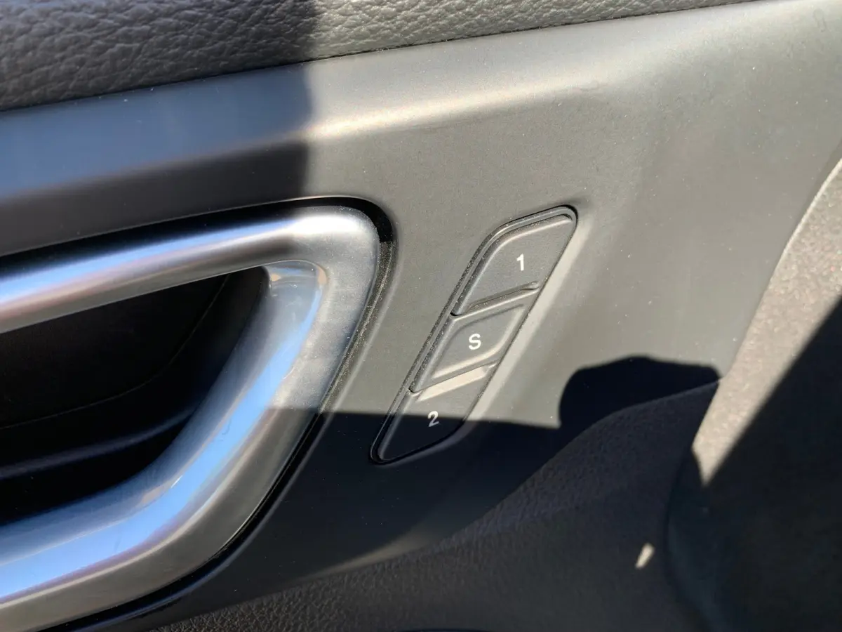 4xe 240 Plug-in Hybrid Trailhawk Airco | Camera | Cruise Control Adaptief | DAB | Keyless | LED | 17" | PDC V&A | Stoelverkoeling |