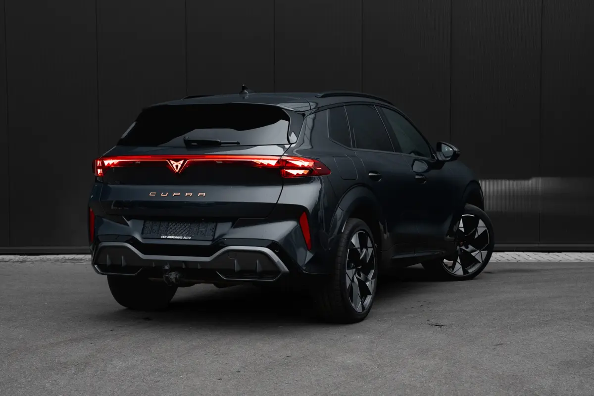 1.5 TSI e-Hybrid 272pk VZ Performance Garantie t/m 2030 | Sennheiser | Panoramadak | 360 Camera | Elektrische Stoelen | Trekhaak