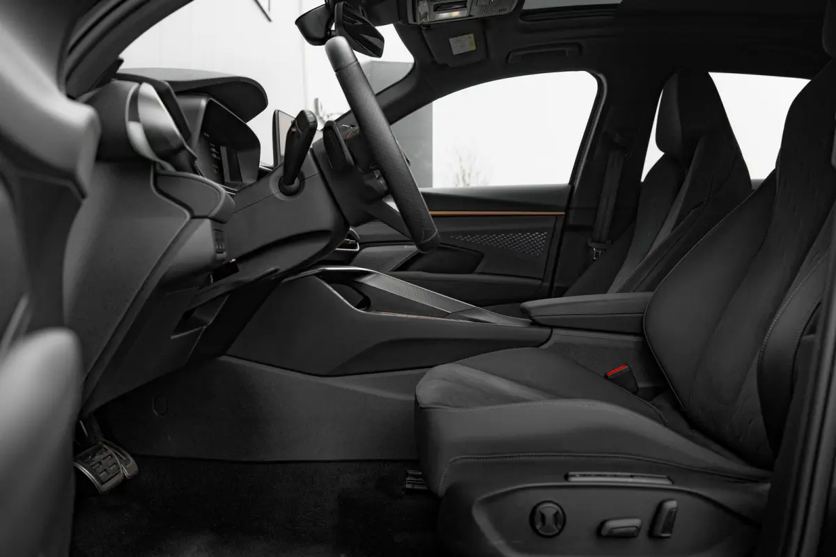 1.5 TSI e-Hybrid 272pk VZ Performance Garantie t/m 2030 | Sennheiser | Panoramadak | 360 Camera | Elektrische Stoelen | Trekhaak