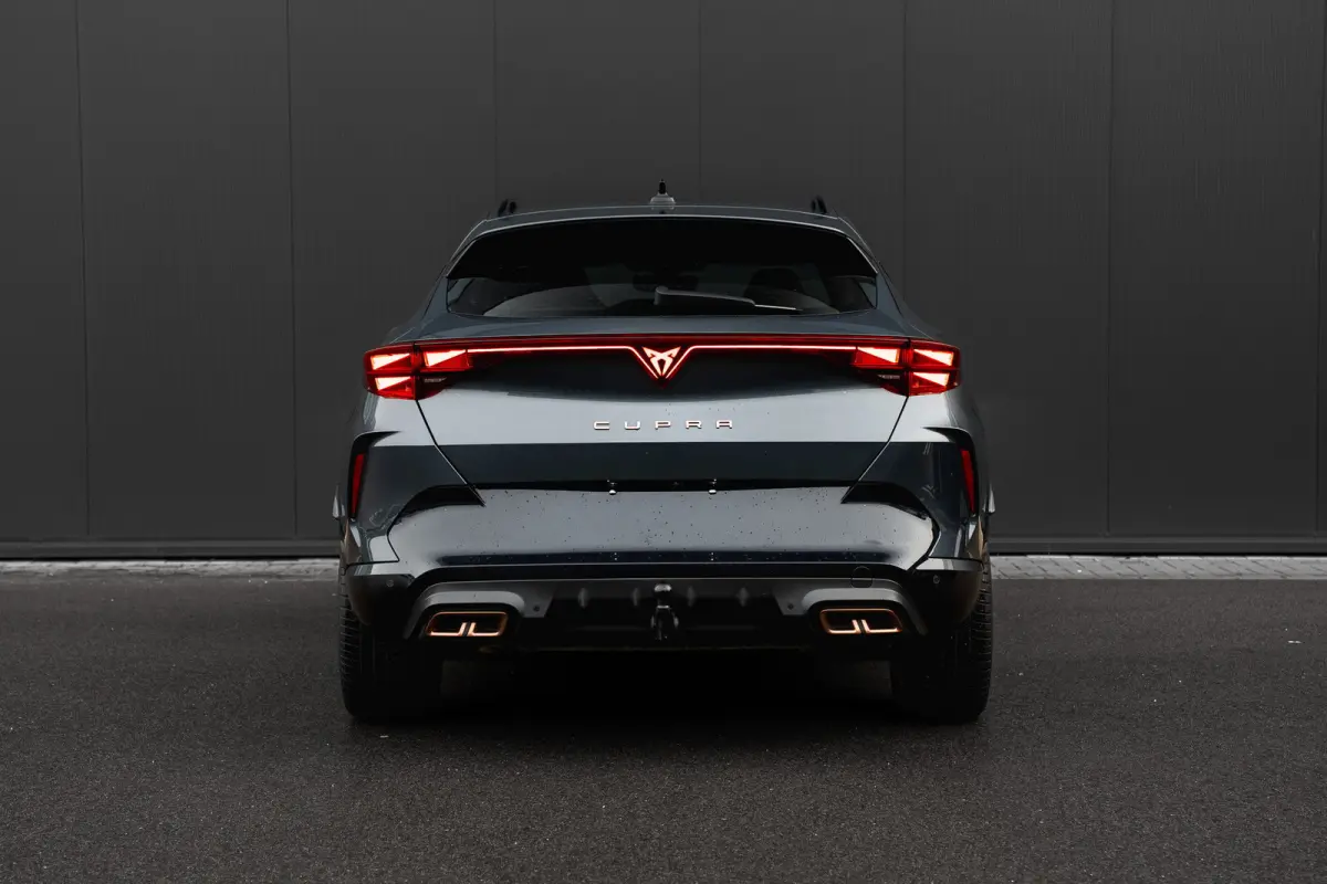 1.5 TSI e-Hybrid 272pk VZ Performance | Trekhaak | Sennheiser | Leder | Panoramadak | Stoelen Elektrisch