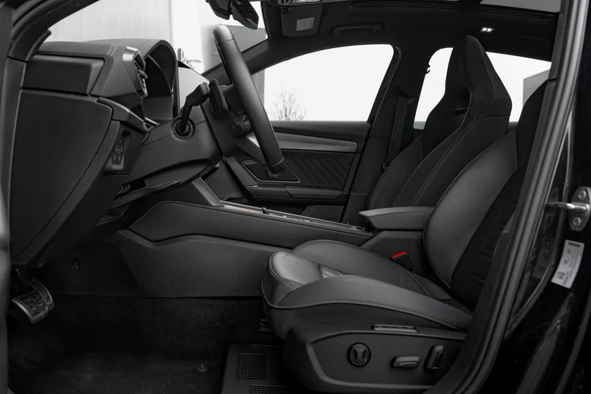 1.5 TSI e-Hybrid 272pk VZ Performance | Trekhaak | Sennheiser | Leder | Panoramadak | Stoelen Elektrisch