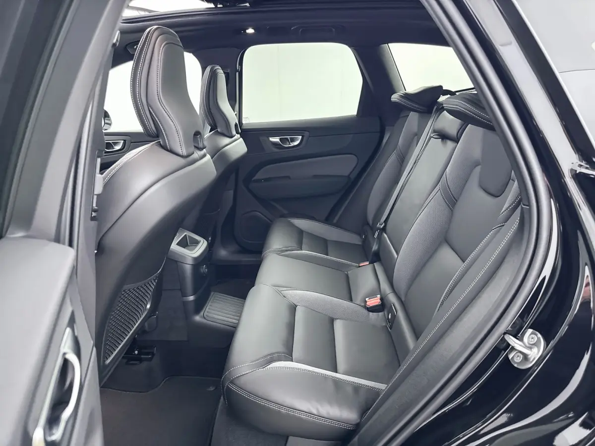T6 Recharge Plus Black Edition | 21" | Panoramadak | Head-Up | 360 Camera | Getint Glas | Harman Kardon | Elektr. verst. Sportstoelen | Adaptieve Cruise | BLIS