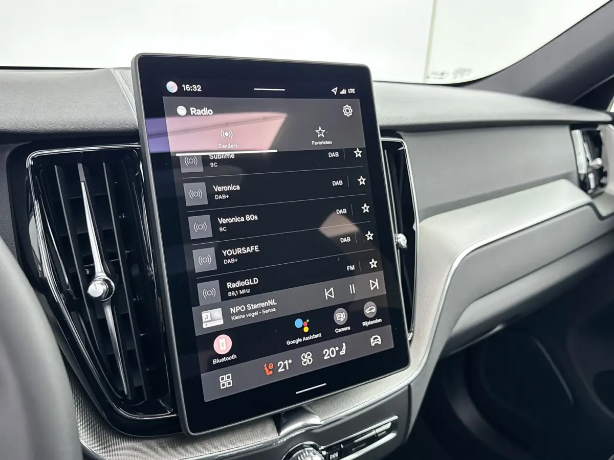 T6 Recharge Plus Black Edition | 21" | Panoramadak | Head-Up | 360 Camera | Getint Glas | Harman Kardon | Elektr. verst. Sportstoelen | Adaptieve Cruise | BLIS