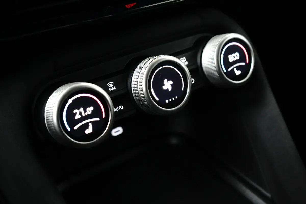 Skoda 1.5 TSI iV 204pk Sportline | Achteruitrijcamera | Dode-hoek detectie | Elektrische stoelen met geheugen | Elektrische achterklep | Stoelverwarming voor