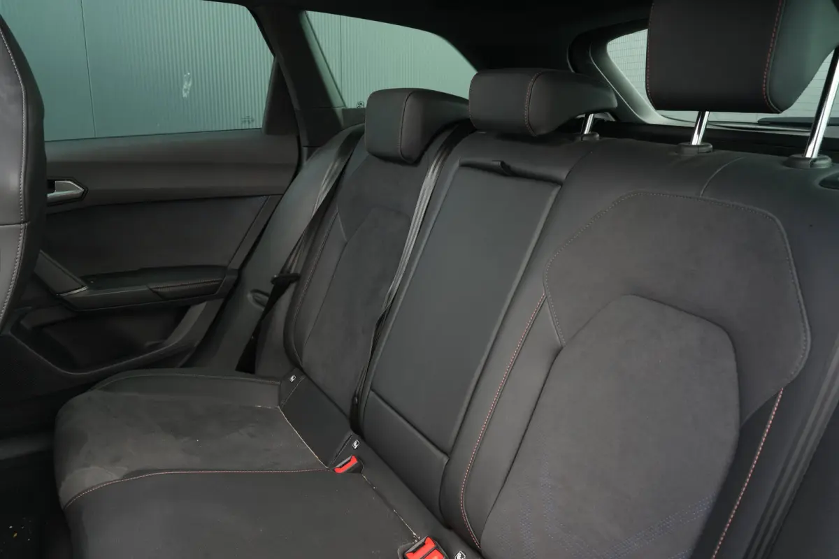 1.5 TSI e-Hybrid 204pk Business | Panoramadak | Stuur & Stoelverwarming | Sennheiser | Achteruitrijcamera | 18"