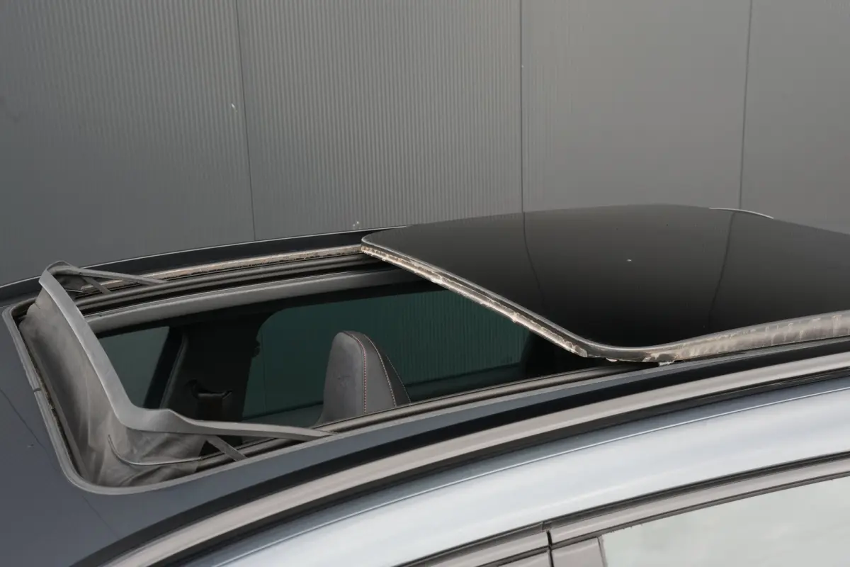 1.5 TSI e-Hybrid 204pk Business | Panoramadak | Stuur & Stoelverwarming | Sennheiser | Achteruitrijcamera | 18"