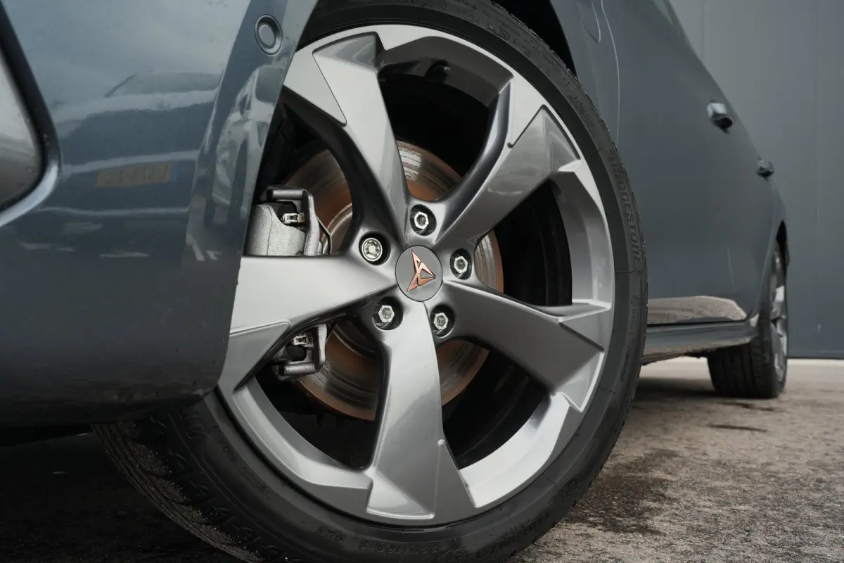 1.5 TSI e-Hybrid 204pk Business | Panoramadak | Stuur & Stoelverwarming | Sennheiser | Achteruitrijcamera | 18"