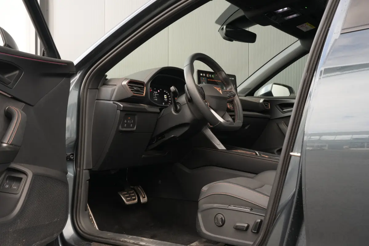 1.5 TSI e-Hybrid 204pk Business | Panoramadak | Stuur & Stoelverwarming | Sennheiser | Achteruitrijcamera | 18"