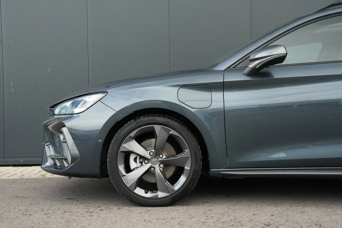 1.5 TSI e-Hybrid 204pk Business | Panoramadak | Stuur & Stoelverwarming | Sennheiser | Achteruitrijcamera | 18"